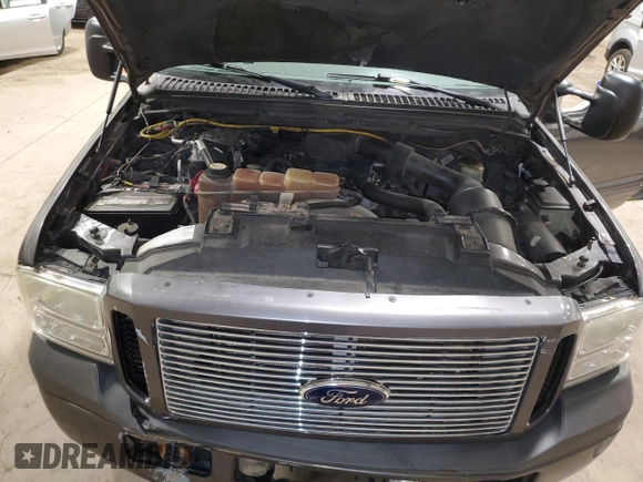 2003 Ford F-250 XL с VIN 1FTNW21LX3EA89107, выставлен на аукционе Copart как лот 86303784 с пробегом 134 438 миль миль и Списание • Salvage title. История ставок и продаж доступна на DreamBid. Изображение 11.