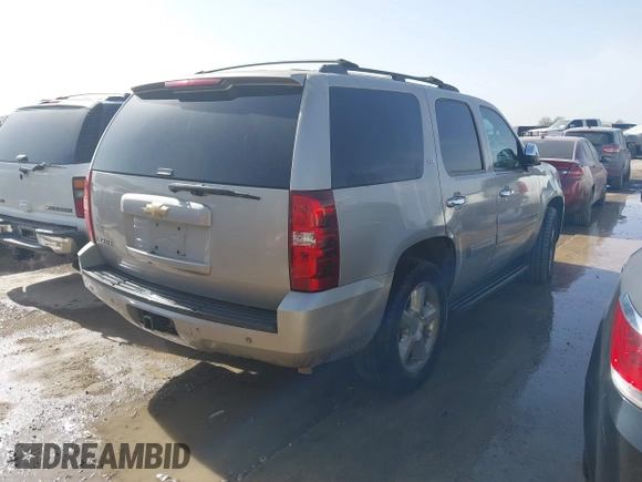 2007 Chevrolet Tahoe LTZ z VIN 1GNFC13J97R379542, wystawiony jako IAAI lot #41742034 z przebiegiem 256 267 mil mil oraz . Historia ofert i sprzedaży dostępna na DreamBid. Obrazek 4.