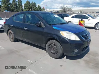 2014 Nissan Versa S Plus with VIN 3N1CN7AP5EL812684, listed as a IAAI auction lot 41960005 with 162,390 mi miles. Bid and sale history available at carsss.com. Image 1.