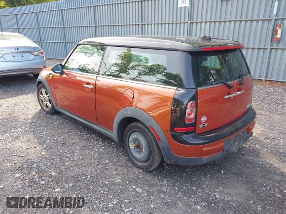 2013 MINI Clubman z VIN WMWZF3C53DT489607, wystawiony jako IAAI lot #42407339 z przebiegiem 169 164 mil mil oraz . Historia ofert i sprzedaży dostępna na DreamBid. Obrazek 3.