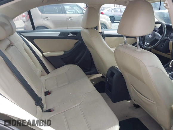 2013 Volkswagen Jetta SE с VIN 3VWDP7AJ1DM372752, выставлен на аукционе IAAI как лот 42380204 с пробегом 186 737 миль миль и . История ставок и продаж доступна на DreamBid. Изображение 8.
