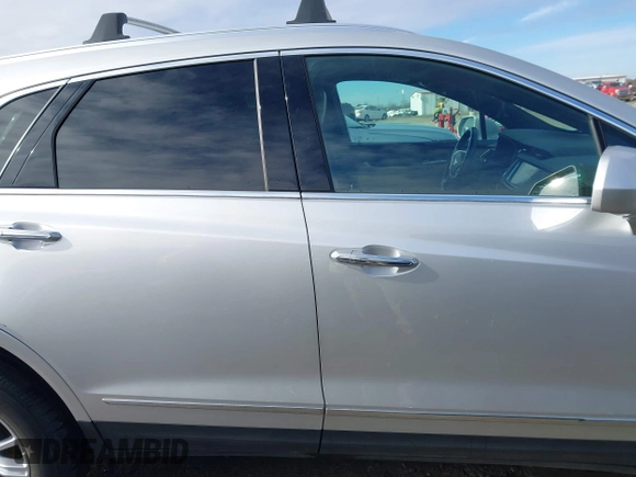 2019 Cadillac XT5 FWD z VIN 1GYKNARS9KZ244873, wystawiony jako IAAI lot #41164998 z przebiegiem 26 314 mil mil oraz . Historia ofert i sprzedaży dostępna na DreamBid. Obrazek 13.