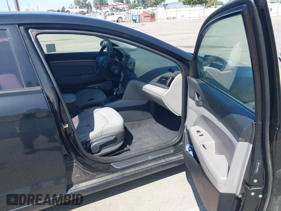 2017 Hyundai Elantra SE with VIN 5NPD74LFXHH098229, listed as a IAAI auction lot 42538375 with 131,093 mi miles and . Bid and sale history available at DreamBid. Image 5.