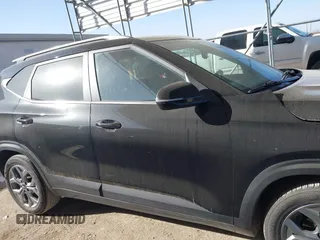 2024 Kia Seltos S z VIN KNDEU2AA7R7502828, wystawiony jako IAAI lot #41802523 z przebiegiem 25 962 mil mil oraz . Historia ofert i sprzedaży dostępna na DreamBid. Obrazek 13.