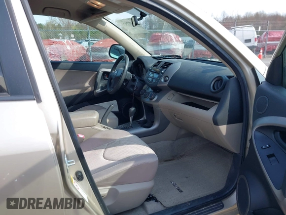 2008 Toyota RAV4 with VIN JTMBD33V685207304, listed as a IAAI auction lot 42077911 with 246,172 mi miles. Bid and sale history available at carsss.com. Image 5.