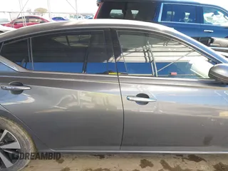 2020 Nissan Altima 2.5 SL with VIN 1N4BL4EV0LC241433, listed as a IAAI auction lot 41664402 with 84,106 mi miles. Bid and sale history available at carsss.com. Image 13.