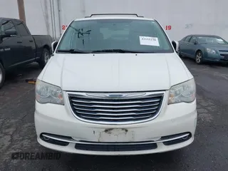 2013 Chrysler Town & Country Touring with VIN 2C4RC1BG7DR629829, listed as a IAAI auction lot 42152230 with 188,473 mi miles. Bid and sale history available at carsss.com. Image 6.