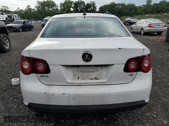 2009 Volkswagen Jetta SE with VIN 3VWRZ71K69M120110, listed as a Copart auction lot 64813905 with 114,552 mi miles and Salvage title. Bid and sale history available at DreamBid. Image 6.