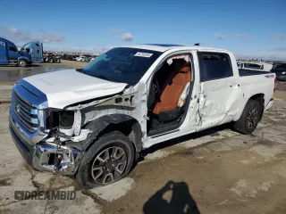 2021 Toyota Tundra Platinum z VIN 5TFAY5F19MX976852, wystawiony jako Copart lot #44753245 z przebiegiem 48 695 mil mil oraz Szkoda całkowita • Salvage title. Historia ofert i sprzedaży dostępna na DreamBid. Obrazek 1.