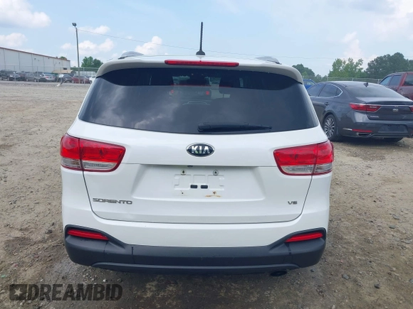 2017 Kia Sorento LX z VIN 5XYPGDA57HG197895, wystawiony jako IAAI lot #42265132 z przebiegiem 100 154 mil mil oraz . Historia ofert i sprzedaży dostępna na DreamBid. Obrazek 17.
