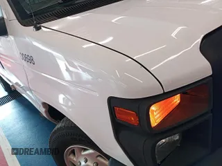 2013 Ford Econoline Cargo Commercial z VIN 1FTNE2EL2DDB26364, wystawiony jako IAAI lot #42854334 z przebiegiem 98 848 mil mil oraz . Historia ofert i sprzedaży dostępna na DreamBid. Obrazek 19.