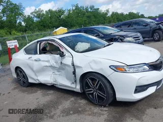 2016 Honda Accord Touring z VIN 1HGCT2B08GA004719, wystawiony jako IAAI lot #42096062 z przebiegiem 113 089 mil mil oraz . Historia ofert i sprzedaży dostępna na DreamBid. Obrazek 13.