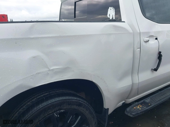 2019 Chevrolet Silverado 1500 LT with VIN 3GCUYDED3KG118071, listed as a IAAI auction lot 41566722 with 157,525 mi miles. Bid and sale history available at carsss.com. Image 19.