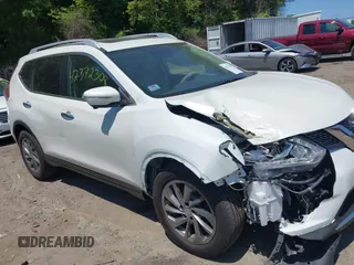 2015 Nissan Rogue SL z VIN 5N1AT2MV6FC882436, wystawiony jako IAAI lot #42372308 z przebiegiem 132 123 mil mil oraz . Historia ofert i sprzedaży dostępna na DreamBid. Obrazek 1.