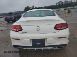2018 Mercedes-Benz C 300 z VIN WDDWJ4JB3JF744520, wystawiony jako Copart lot #56414345 z przebiegiem Nie podano mil oraz Szkoda całkowita • Salvage title. Historia ofert i sprzedaży dostępna na DreamBid. Obrazek 6.