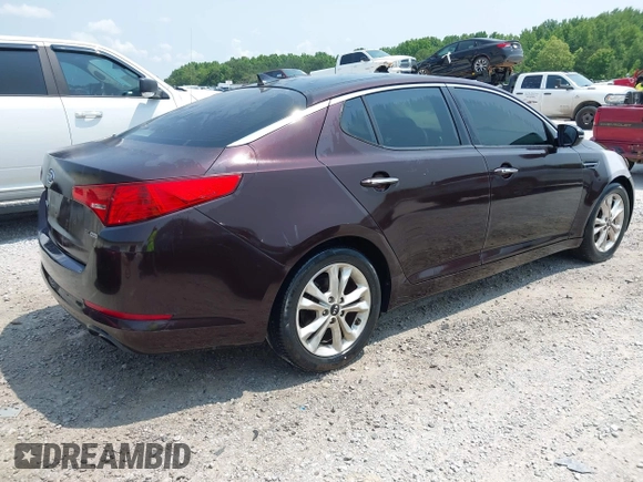 2011 Kia Optima EX z VIN KNAGN4A77B5054305, wystawiony jako IAAI lot #42387864 z przebiegiem 147 229 mil mil oraz . Historia ofert i sprzedaży dostępna na DreamBid. Obrazek 4.