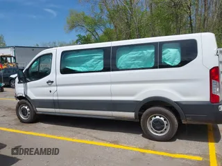 2023 Ford Transit Passenger XL с VIN 1FBAX2Y82PKA55722, выставлен на аукционе IAAI как лот 42240587 с пробегом 42 172 миль миль и . История ставок и продаж доступна на DreamBid. Изображение 15.