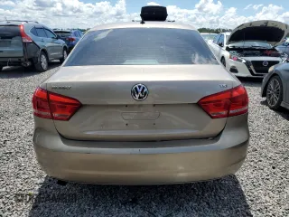 2015 Volkswagen Passat Limited Edition with VIN 1VWAT7A35FC093020, listed as a Copart auction lot 62692295 with 138,823 mi miles and Clean title. Bid and sale history available at DreamBid. Image 6.