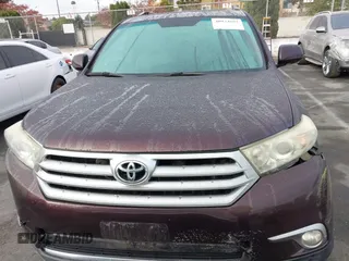2011 Toyota Highlander Limited with VIN 5TDYK3EH2BS024104, listed as a IAAI auction lot 40974692 with 438,182 mi miles and . Bid and sale history available at DreamBid. Image 12.