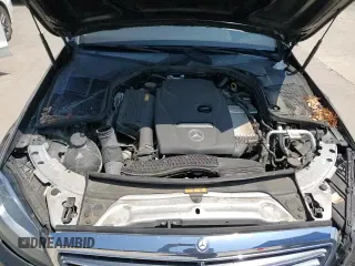 2017 Mercedes-Benz C 300 z VIN 55SWF4KB4HU191867, wystawiony jako Copart lot #72026635 z przebiegiem 76 032 mil mil oraz Szkoda całkowita • Salvage title. Historia ofert i sprzedaży dostępna na DreamBid. Obrazek 13.