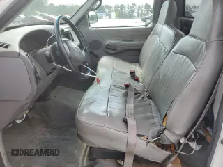 1997 Ford F-150 z VIN 1FTDF1727VNC35289, wystawiony jako Copart lot #54521915 z przebiegiem 148 171 mil mil oraz Szkoda całkowita • Salvage title. Historia ofert i sprzedaży dostępna na DreamBid. Obrazek 7.