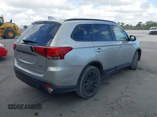 2020 Mitsubishi Outlander ES z VIN JA4AZ3A37LZ042888, wystawiony jako IAAI lot #41474954 z przebiegiem 98 616 mil mil oraz . Historia ofert i sprzedaży dostępna na DreamBid. Obrazek 4.