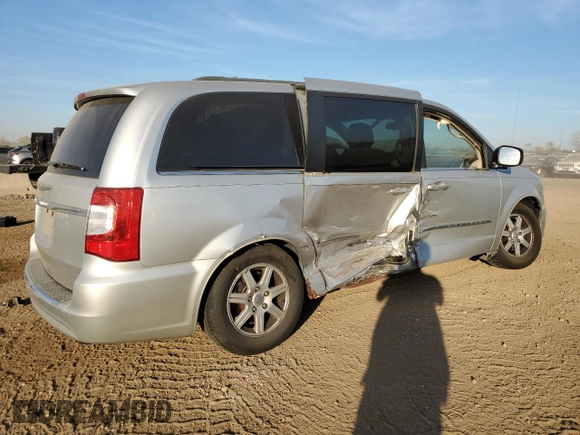 2012 Chrysler Town & Country Touring z VIN 2C4RC1BG2CR127373, wystawiony jako Copart lot #77104484 z przebiegiem 138 263 mil mil oraz Szkoda całkowita • Salvage title. Historia ofert i sprzedaży dostępna na DreamBid. Obrazek 3.