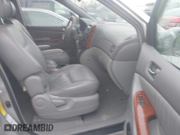 2004 Toyota Sienna XLE z VIN 5TDBA22C74S014781, wystawiony jako IAAI lot #41327692 z przebiegiem 148 548 mil mil oraz . Historia ofert i sprzedaży dostępna na DreamBid. Obrazek 5.