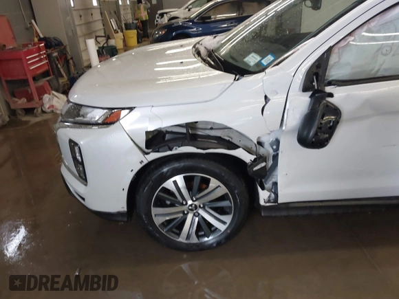 2023 Mitsubishi Outlander ES z VIN JA4ARUAU3PU016211, wystawiony jako IAAI lot #41554954 z przebiegiem 10 778 mil mil oraz . Historia ofert i sprzedaży dostępna na DreamBid. Obrazek 18.