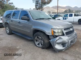 2007 Chevrolet Suburban LT with VIN 3GNFC16007G191138, listed as a IAAI auction lot 41425886 with 150,250 mi miles and . Bid and sale history available at DreamBid. Image 1.