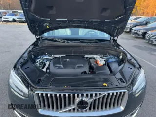 2021 Volvo XC90 Inscription Expression with VIN YV4BR00L4M1760700, listed as a Copart auction lot 88538795 with 100,871 mi miles and Clean Title. Bid and sale history available at carsss.com. Image 8.