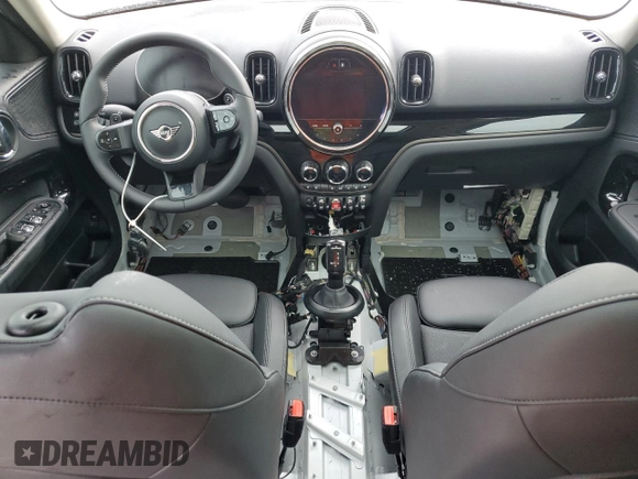 2024 MINI Countryman Cooper S with VIN WMZ53BR02R3R42266, listed as a Copart auction lot 60593504 with 0 mi miles and Non Repairable. Bid and sale history available at carsss.com. Image 8.