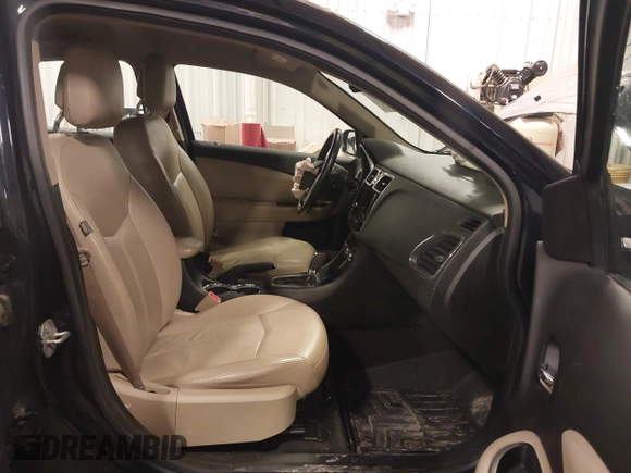2012 Chrysler 200 Limited with VIN 1C3CCBCB0CN263663, listed as a IAAI auction lot 41621500 with 134,558 mi miles. Bid and sale history available at carsss.com. Image 5.