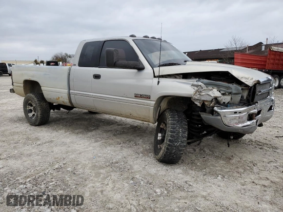 2000 Dodge Ram 2500 with VIN 3B7KF2367YG117410, listed as a Copart auction lot 81840374 with 339,262 mi miles and Salvage Title. Bid and sale history available at carsss.com. Image 4.