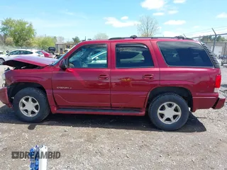 2003 GMC Yukon Denali z VIN 1GKEK63U43J285497, wystawiony jako IAAI lot #42156401 z przebiegiem 301 788 mil mil oraz . Historia ofert i sprzedaży dostępna na DreamBid. Obrazek 15.