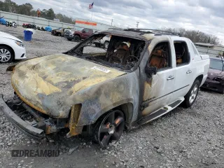 2011 Chevrolet Avalanche LTZ with VIN 3GNTKGE32BG101047, listed as a Copart auction lot 47619935 with 0 mi miles and Non Repairable. Bid and sale history available at carsss.com. Image 1.
