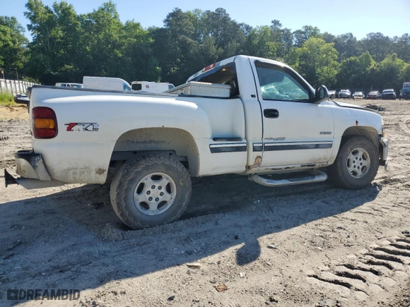 2002 Chevrolet Silverado 1500 LS with VIN 1GCEK14VX2Z209515, listed as a Copart auction lot 56230974 with 321,763 mi miles and Salvage Title. Bid and sale history available at carsss.com. Image 3.