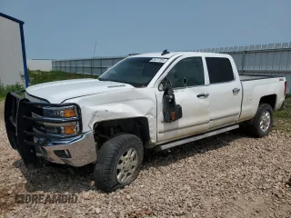 2015 Chevrolet Silverado 3500HD LTZ z VIN 1GC4K0E80FF652021, wystawiony jako Copart lot #59227355 z przebiegiem 111 745 mil mil oraz Szkoda całkowita • Salvage title. Historia ofert i sprzedaży dostępna na DreamBid. Obrazek 1.