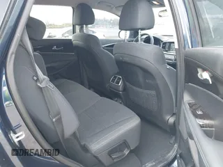 2019 Kia Sorento LX V6 with VIN 5XYPG4A57KG490476, listed as a IAAI auction lot 41867031 with 122,606 mi miles. Bid and sale history available at carsss.com. Image 8.