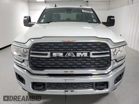 2024 Ram 2500 Big Horn with VIN 3C6UR5DJ5RG397602, listed as a Copart auction lot 60254515 with 1,933 mi miles and Clean title. Bid and sale history available at DreamBid. Image 5.