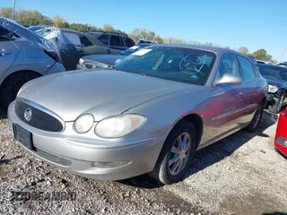 2007 Buick LaCrosse CXL with VIN 2G4WD582671178331, listed as a IAAI auction lot 37930145 with 163,691 mi miles. Bid and sale history available at carsss.com. Image 2.