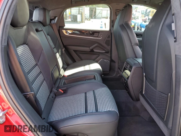 2024 Porsche Cayenne with VIN WP1BM2AY0RDA71068, listed as a Copart auction lot 50650125 with 7,721 mi miles and Salvage title. Bid and sale history available at DreamBid. Image 12.