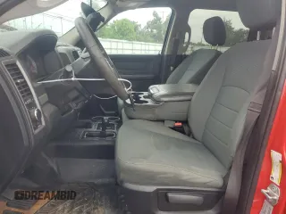 2017 Ram 2500 Tradesman z VIN 3C6UR5CJ6HG581799, wystawiony jako Copart lot #53799814 z przebiegiem 120 471 mil mil oraz Szkoda całkowita • Salvage title. Historia ofert i sprzedaży dostępna na DreamBid. Obrazek 7.