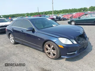 2012 Mercedes-Benz E 350 Luxury z VIN WDDHF8JB5CA614840, wystawiony jako IAAI lot #42399909 z przebiegiem 143 298 mil mil oraz . Historia ofert i sprzedaży dostępna na DreamBid. Obrazek 1.