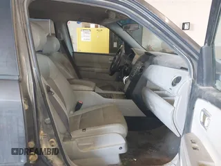 2011 Honda Pilot LX with VIN 5FNYF4H25BB103756, listed as a IAAI auction lot 41554121 with 182,502 mi miles. Bid and sale history available at carsss.com. Image 5.