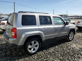 2016 Jeep Patriot Latitude with VIN 1C4NJPFB5GD519150, listed as a Copart auction lot 49536115 with 55,886 mi miles and Salvage title. Bid and sale history available at DreamBid. Image 3.
