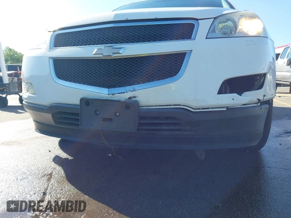 2012 Chevrolet Traverse 1LT z VIN 1GNKVGEDXCJ204602, wystawiony jako IAAI lot #41943724 z przebiegiem 151 118 mil mil oraz . Historia ofert i sprzedaży dostępna na DreamBid. Obrazek 6.