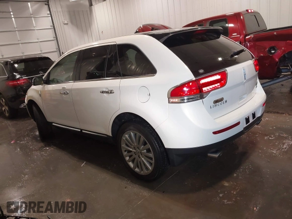 2013 Lincoln MKX with VIN 2LMDJ8JK4DBL60499, listed as a IAAI auction lot 41816339 with 132,061 mi miles. Bid and sale history available at carsss.com. Image 3.