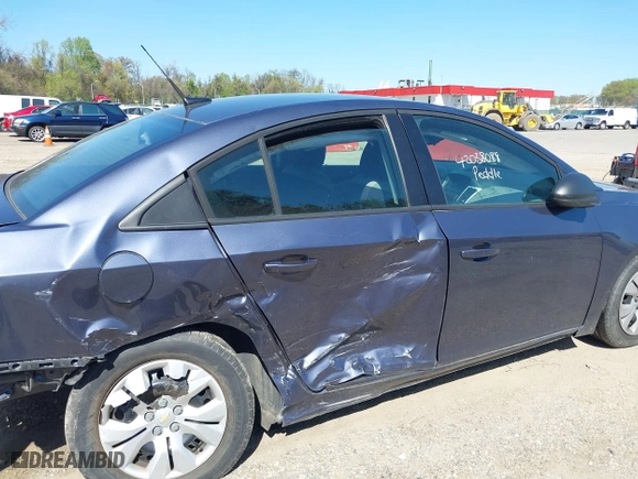 2013 Chevrolet Cruze LS with VIN 1G1PA5SH1D7314922, listed as a IAAI auction lot 42038088 with 121,811 mi miles. Bid and sale history available at carsss.com. Image 14.
