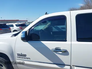 2010 GMC Sierra 1500 SLE z VIN 3GTRCVE07AG168378, wystawiony jako IAAI lot #41648188 z przebiegiem Nie podano mil oraz . Historia ofert i sprzedaży dostępna na DreamBid. Obrazek 13.
